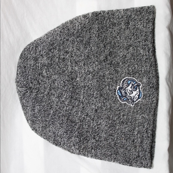UNC Tar Heels Gray Beanie - Picture 2 of 4